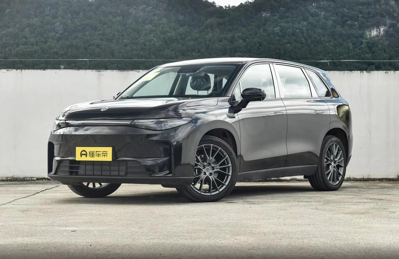 最近后台老有粉丝问我：预算10万出头，想买台空间大、配置高、还能纯电通勤的SUV