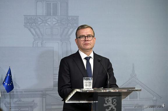 在当地时间17日，芬兰总理奥尔波于其社交媒体平台发表声明，郑重地对中国、韩国及日