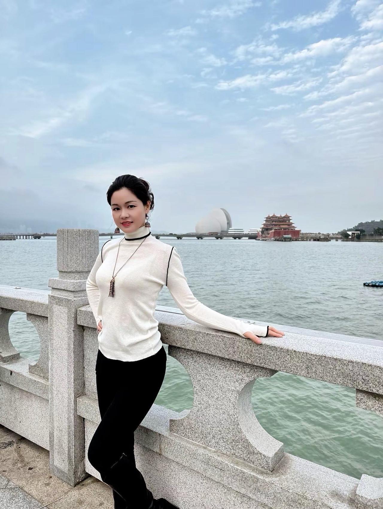 小寒至，寒意浓，愿你心暖如春，幸福安康！愿你有人问暖，有衣御寒，有爱相伴！