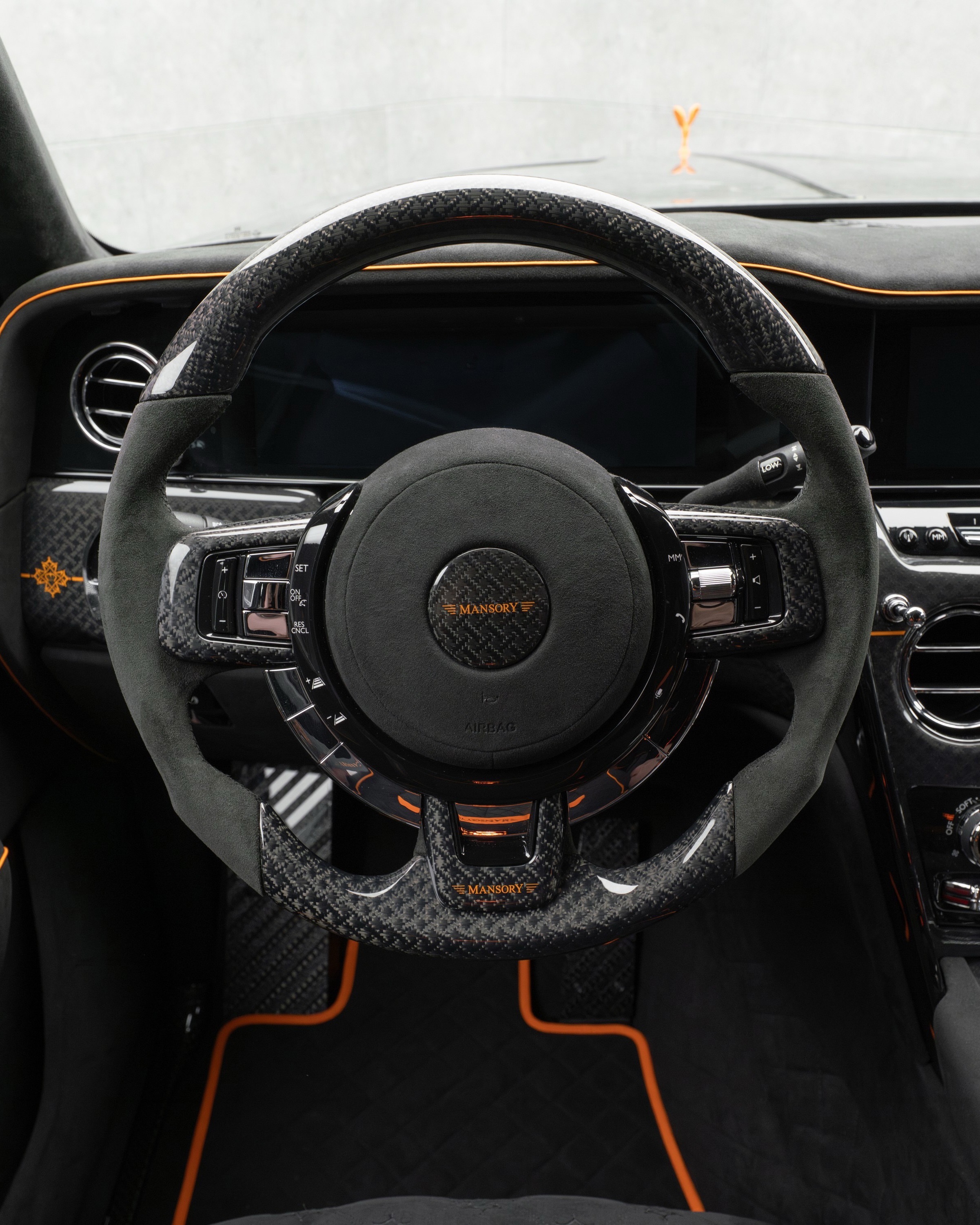 MANSORY Emperor Signature一款基于劳斯莱斯库里南Blac