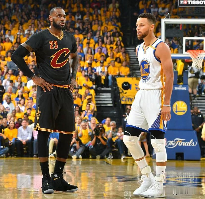 一觉醒来！NBA传来了2个不得不说的重磅消息：

第一，独一份！随着库里与勇士达