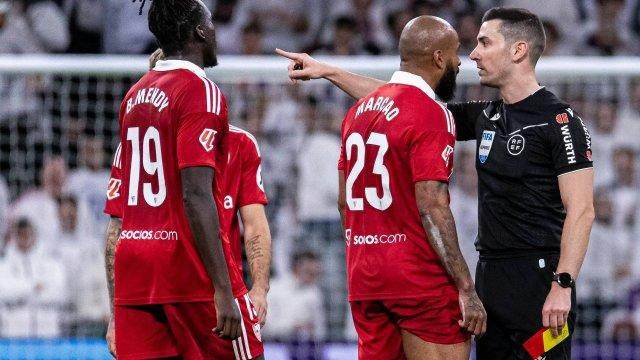 【早报】3人踢非洲杯+B费伤缺！曼联赢得太艰难！