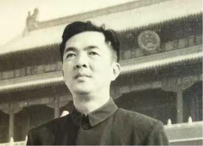 朝鲜战争中，苏联给的100架飞机到了，刘亚楼才突然发现：没有副油箱！舔着脸问苏联