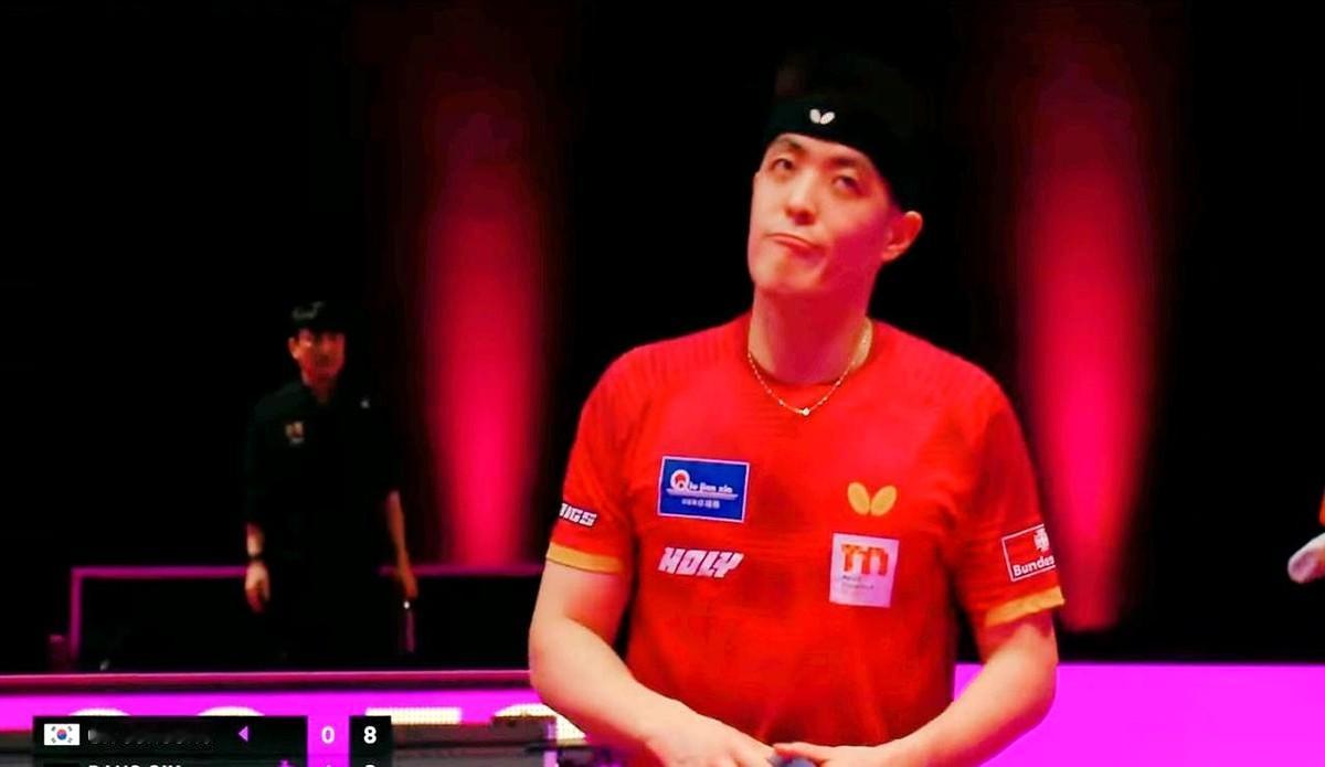 韩国乒乓新出了个小孩，叫吴俊成。
看完他跟邱党的比赛，我后背有点发凉，这感觉，是