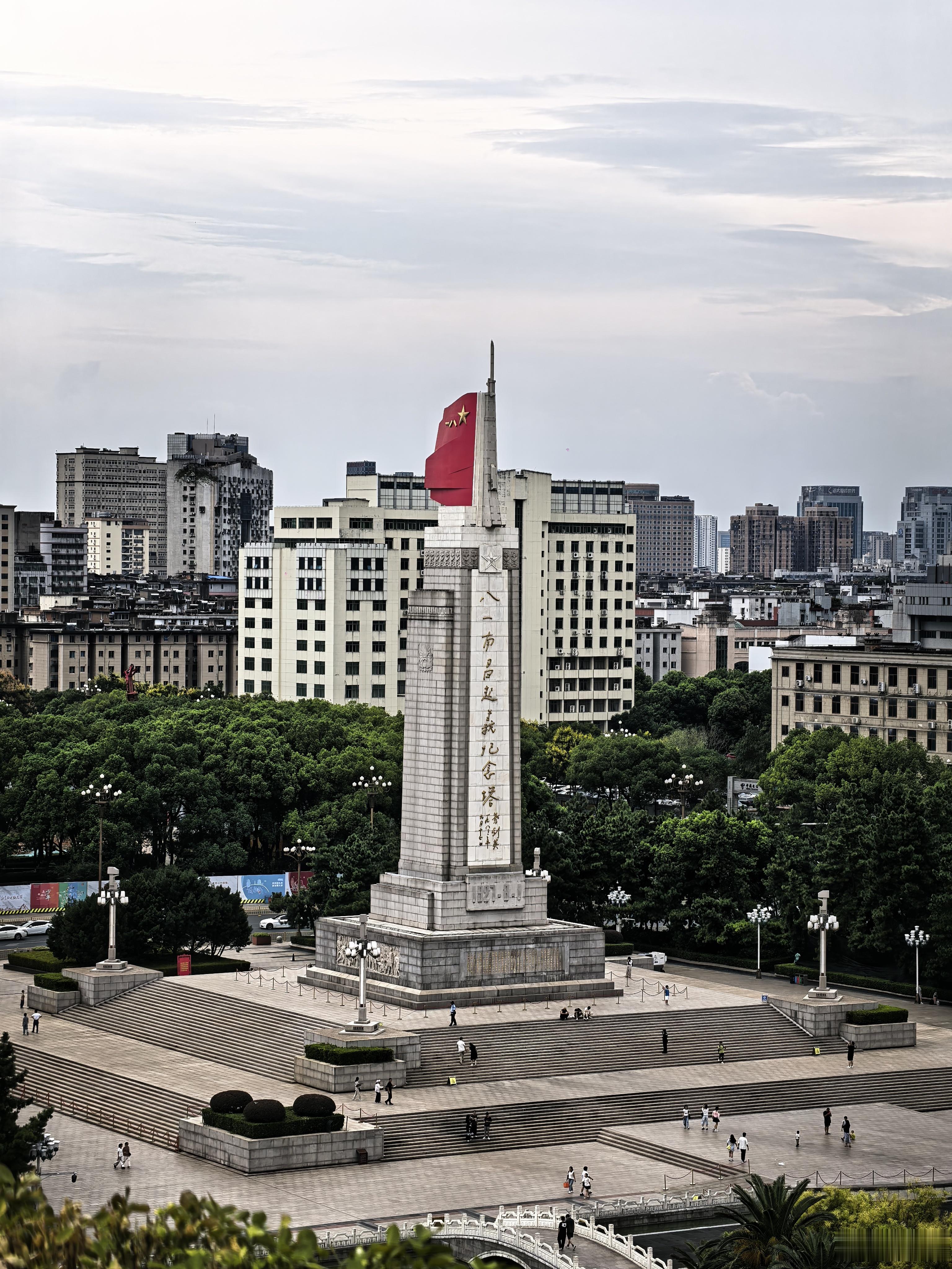 早上好啊朋友们，今天要去参观八一纪念馆 ​​​