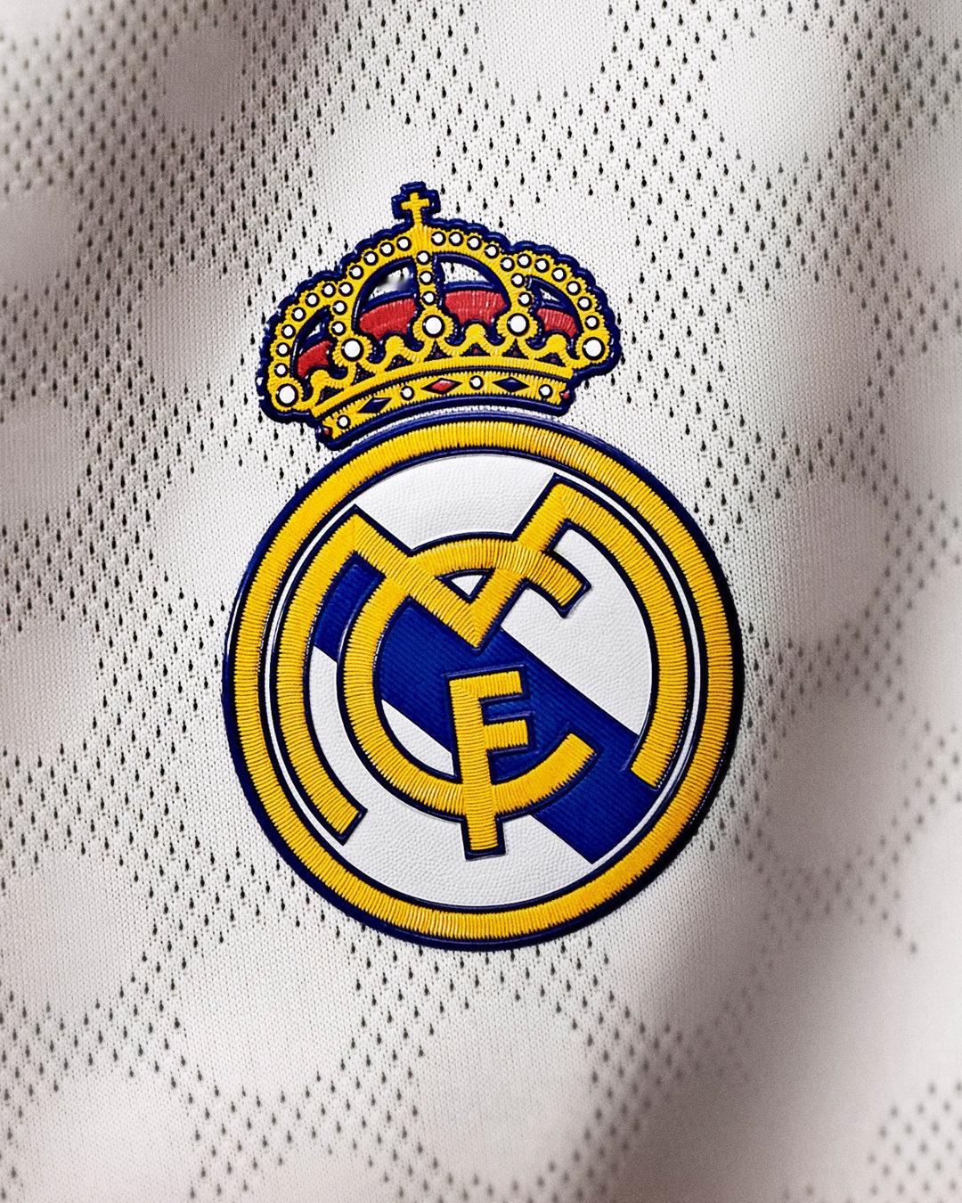 皇马官方公告辟谣了下赛季将会设立体育总监职位的传闻：“皇家马德里足球俱乐部声明，