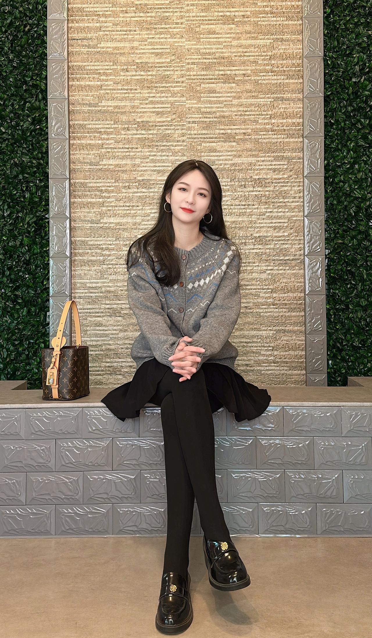 三十五岁后胶原退场，骨相登场，各有风姿，何惧时光毛衣