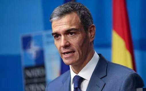 不再只是口头表达，西班牙对美国动手了。

当地时间3月30号，西班牙政府宣布从现