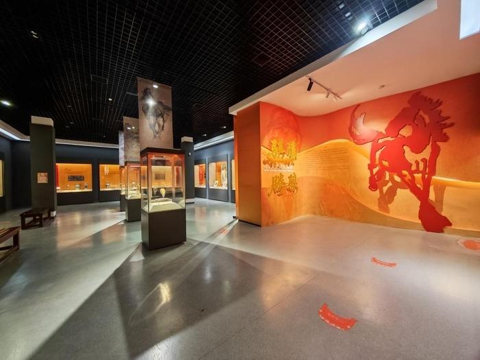 值此2026农历丙午马年新春之际，济南市博物馆联合济南市考古研究院、长清区博物馆