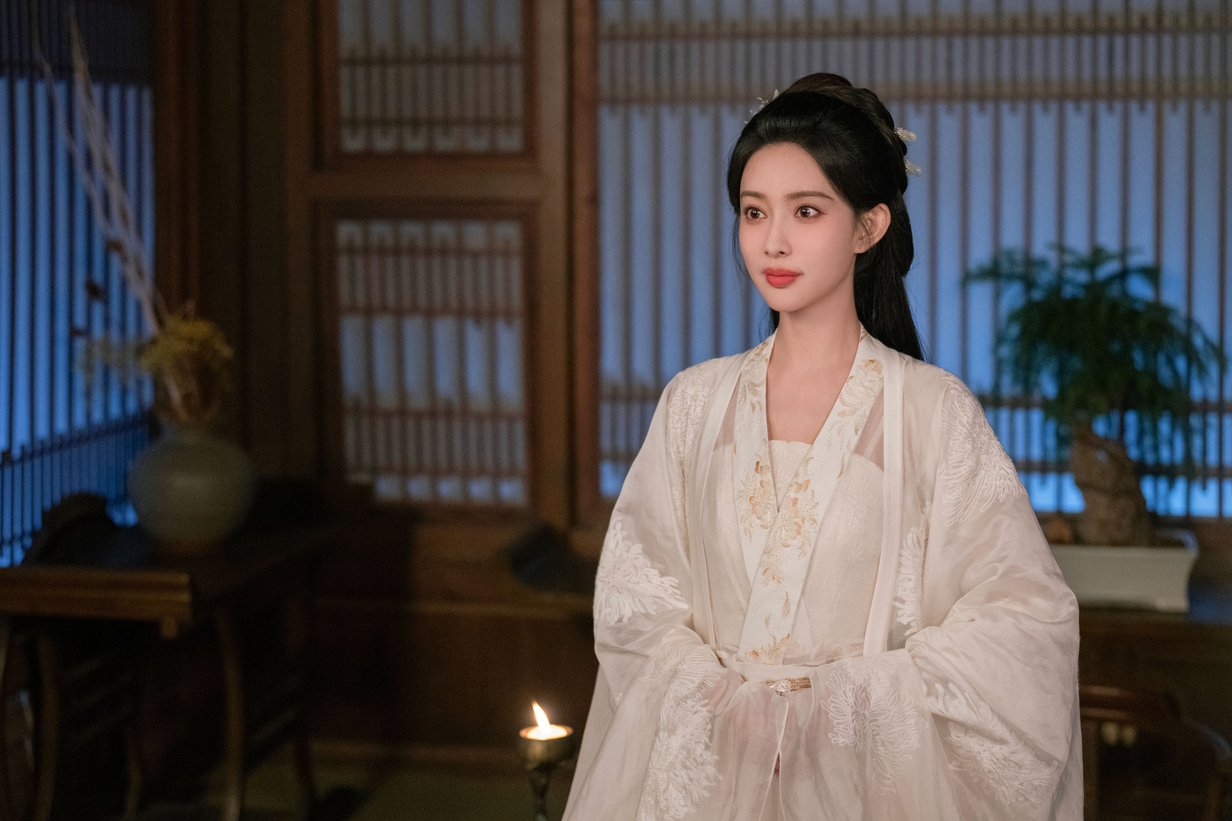 孟子义 《桃花映江山》姜桃花剧照-白睡衣 ​​​