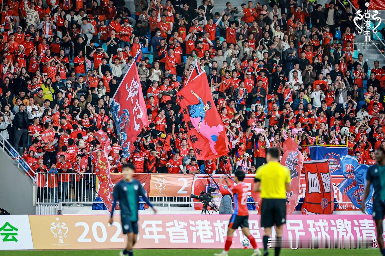 今年省港杯足球赛 是懂得使用流量密码的，借着之前省超及佛山西甲的热度，搞一个“省