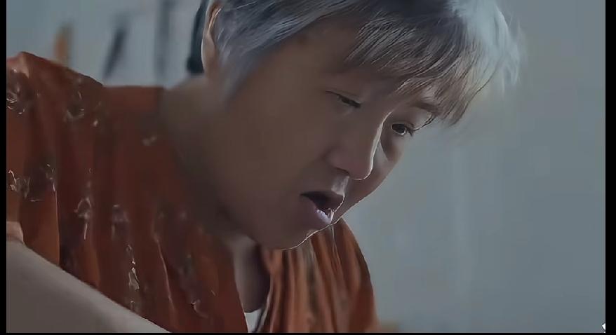 去年是琼瑶 ，今年是李抗美。
这个世界真的有纯粹的爱情吗？
或许她们的经历就是最
