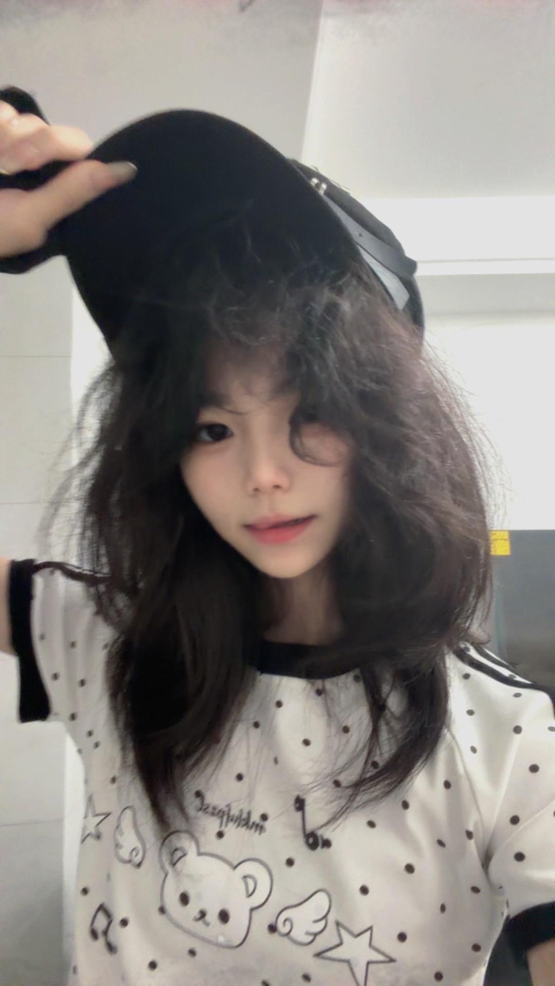 随拍 卷毛 帽子 萌 忧郁
