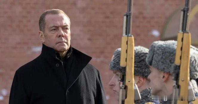 据《泰晤士报》报导，俄罗斯方面暗示可能对位于英国境内的无人机生产设施发动打击。俄