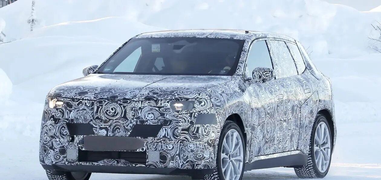 新一代宝马iX1谍照曝光 新平台  后驱+400kW快充外观方面，预计用封闭式双