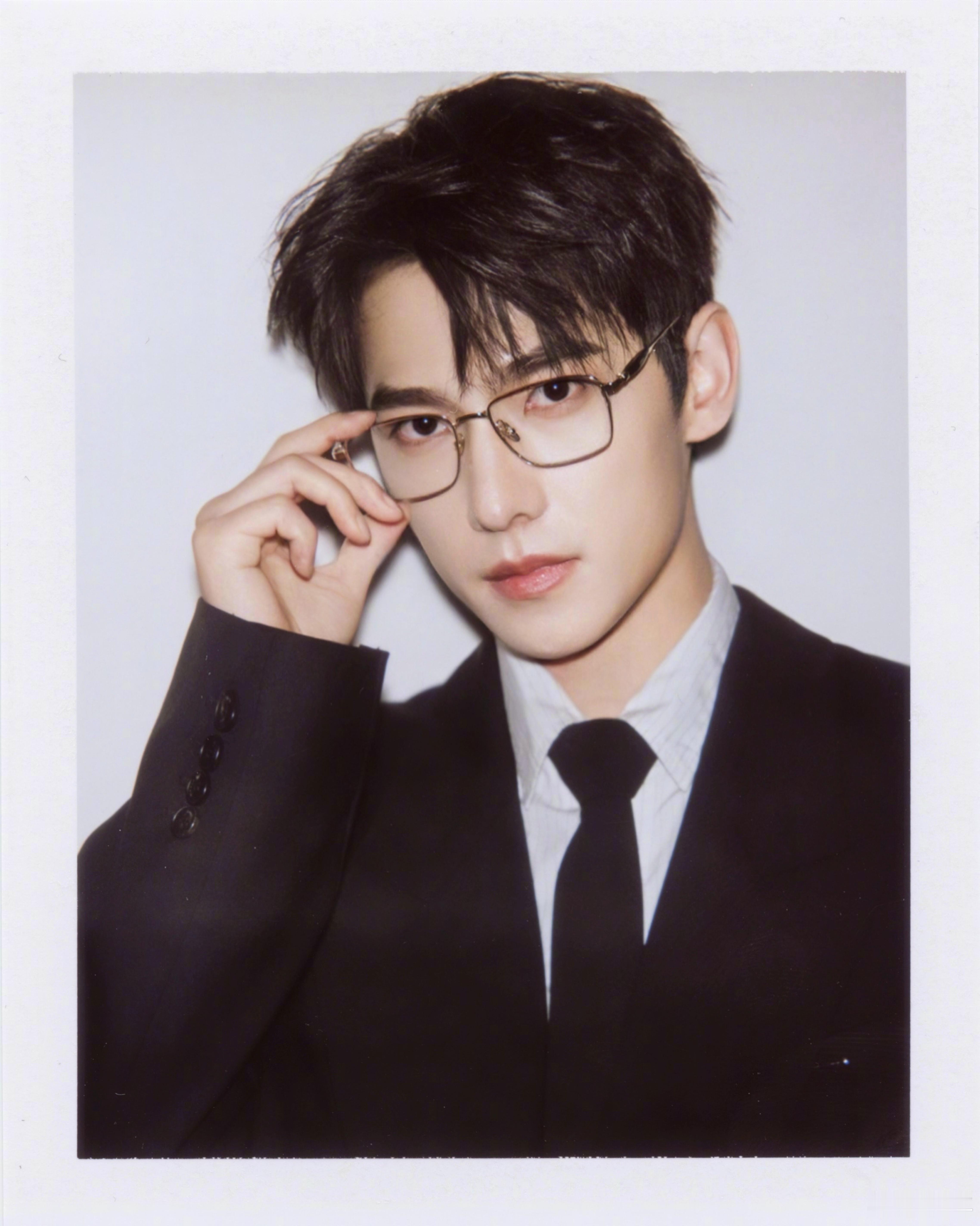 杨洋 撕拉片 ​​​