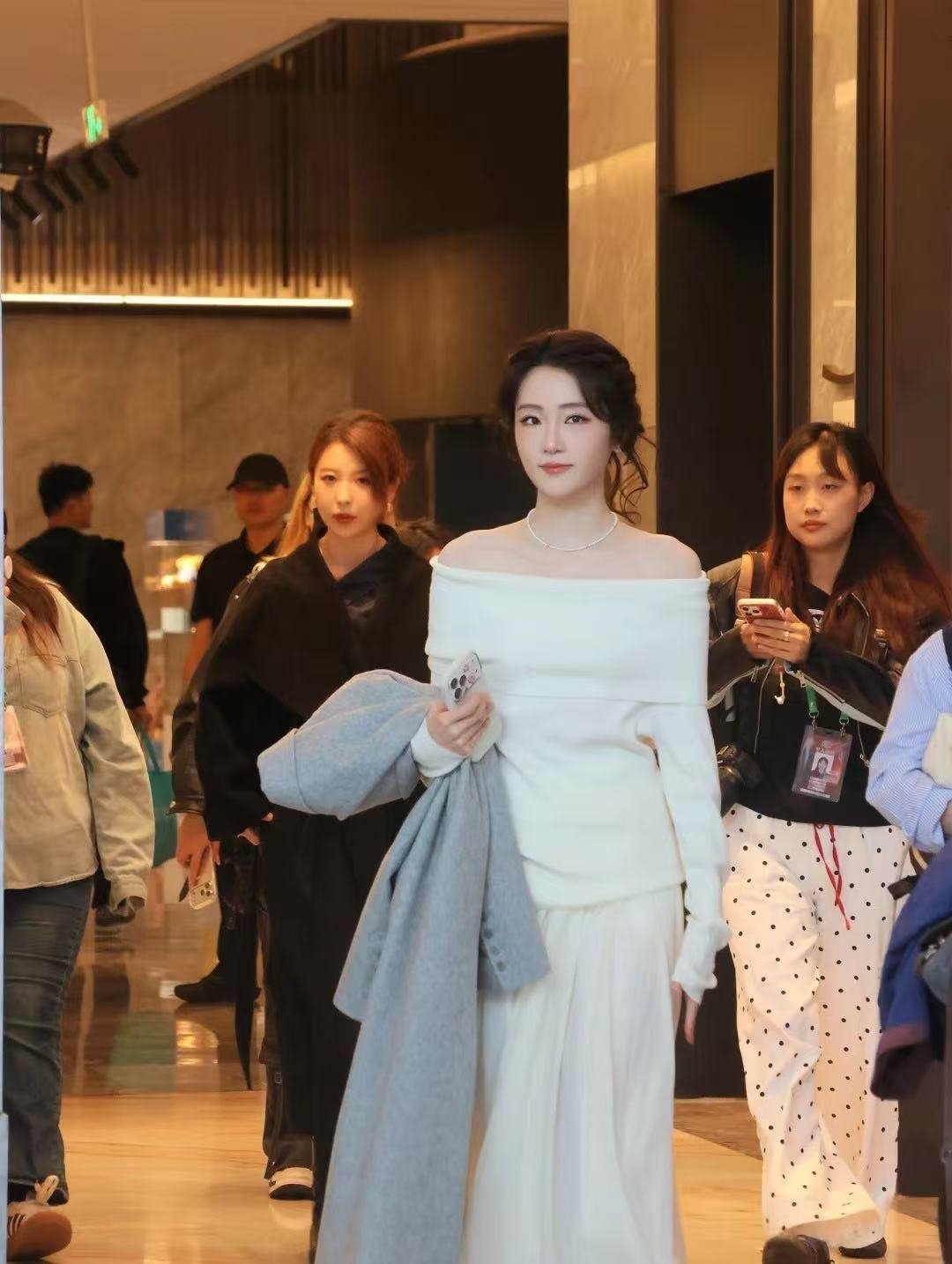 张凯丽女儿出道9年第一次拍吻戏无限超越班 张凯丽女儿在无限超越班喊我不行的时候，