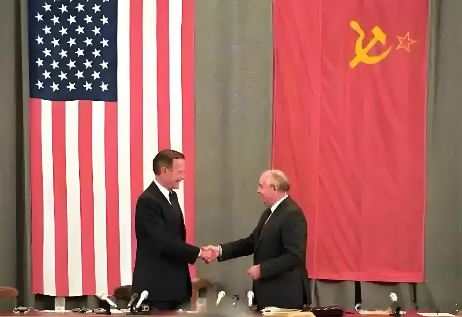烽火问鼎计划热点观点林涛热评 美国再厉害也还是“拼盘国家”，苏联再牛也终究是“抱