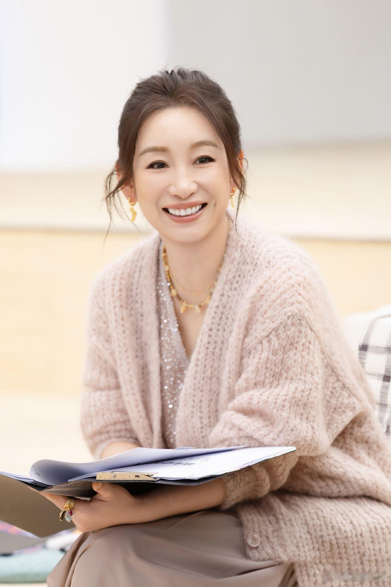 秦海璐正宗刀马旦出身戏曲出身自带独特气韵，秦海璐把早年学戏练就的身段和神态巧妙融