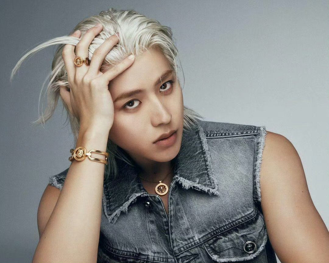 #庞博文 蔡徐坤#我家大哥没惹任何人吧！拜托能不能别蹭[微笑]请欣赏我家大哥美图