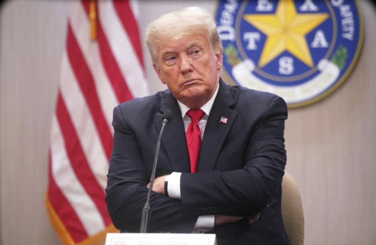 特朗普的政策给国际带来的风风雨雨特朗普一系列政策的反复无常，给国际局势带来了剧烈