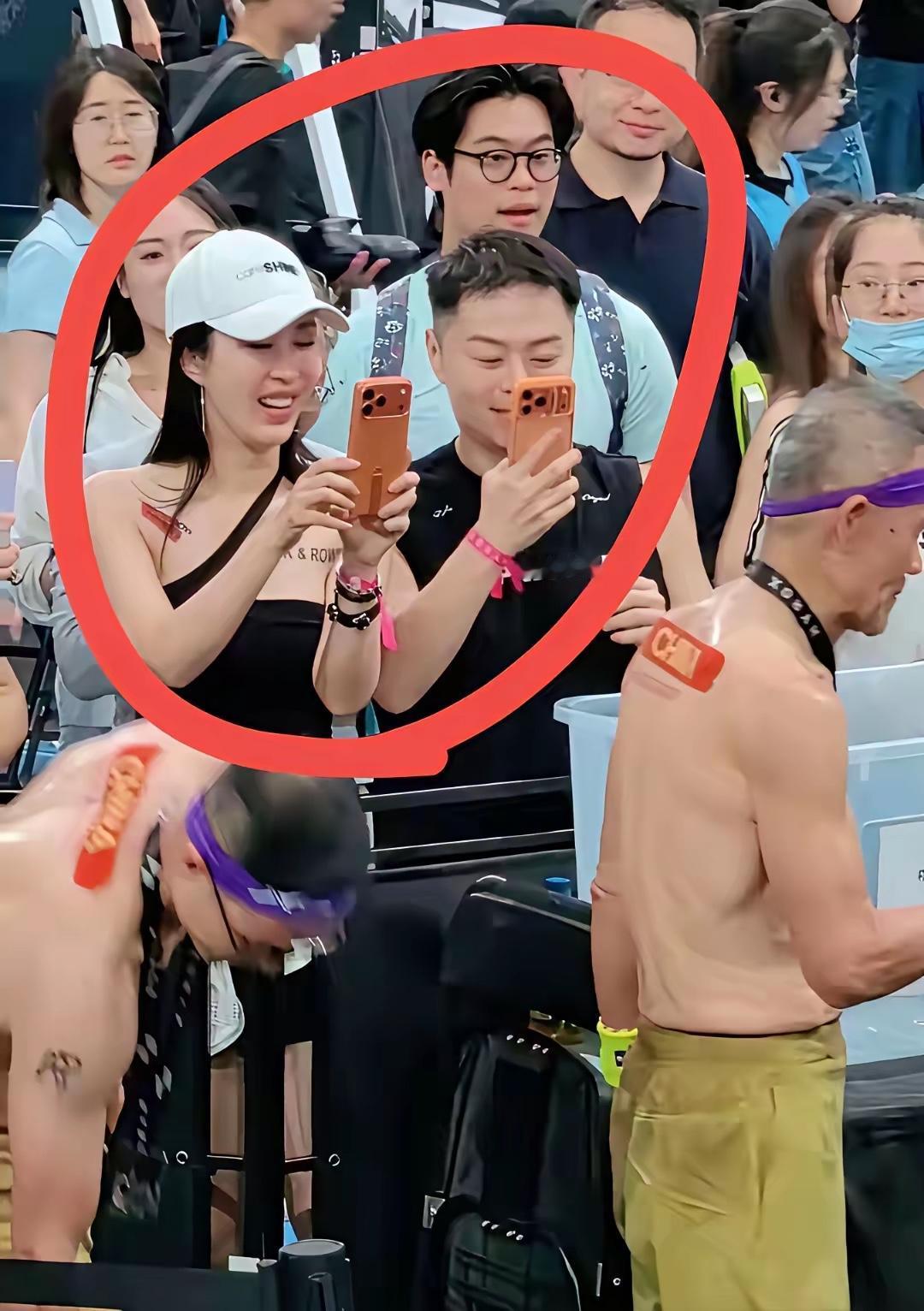王石老婆用的手机是什么牌子拍照的