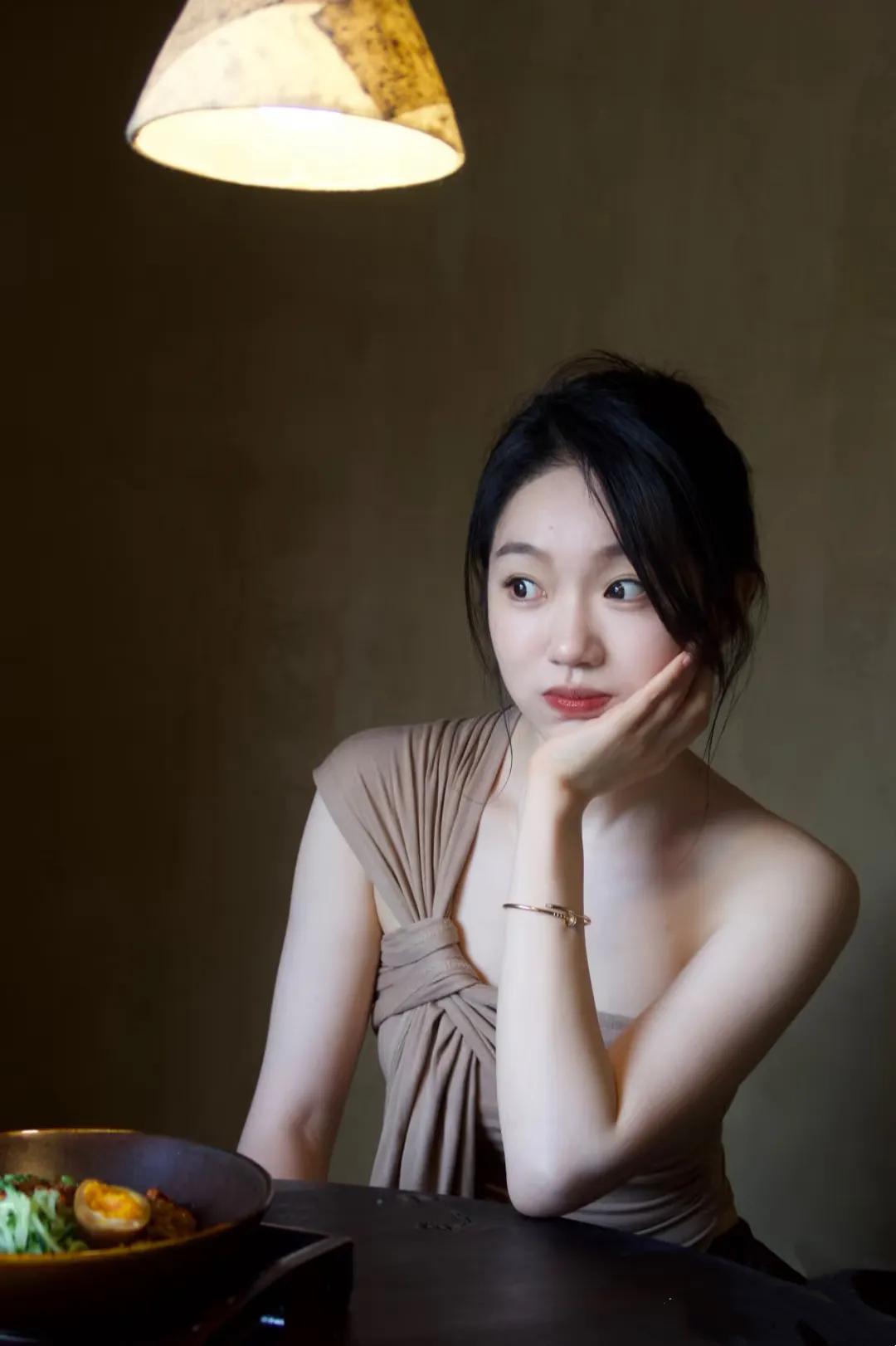 ——你就是你阿
     ——文/一只嗑字的🕊️鸽子


阳台的凌霄花开了，橘