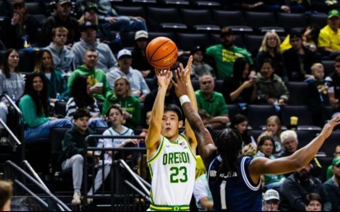 北京时间12月14日，NCAA常规赛，俄勒冈大学104-62狂胜加利福尼亚大学戴