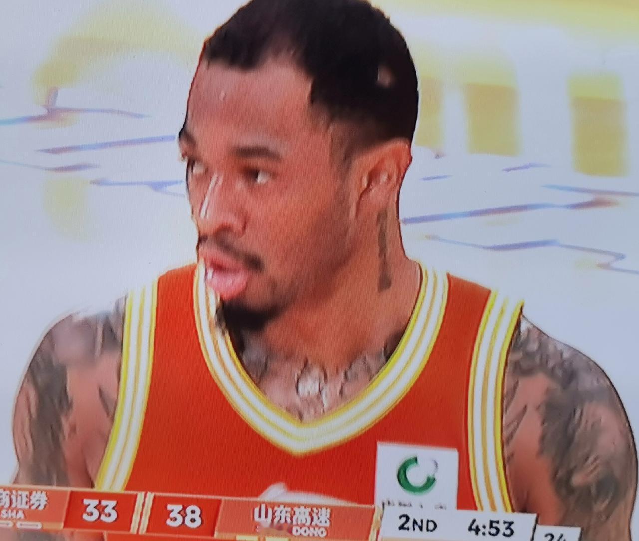 CBA最能也最会制造杀伤的外援非广厦队小外援塔克莫属。
塔克专门制造杀伤看上去有