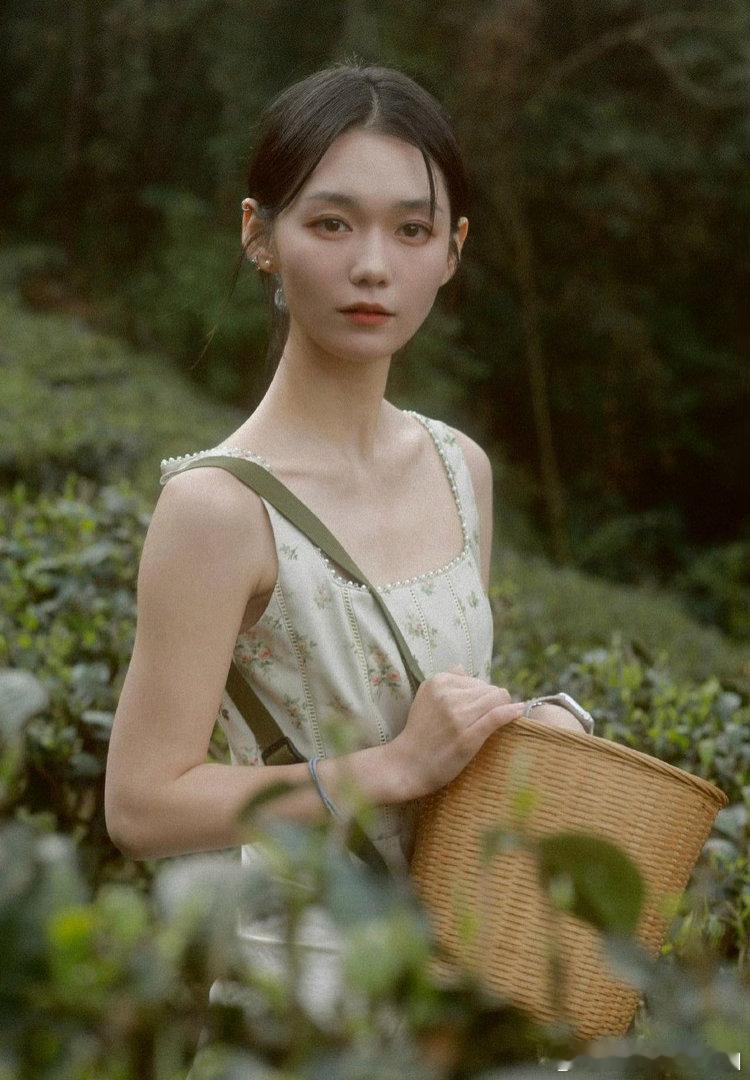 段奥娟这么瘦了只能说，在“瘦”和“健康”之间找到平衡，或许才是最该被看到的“美”
