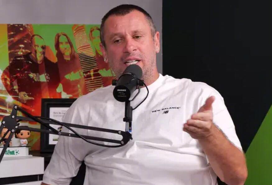 【卡萨诺：意大利的球员就是很差，这些伪球星被捧上天了】卡萨诺在"Viva El 