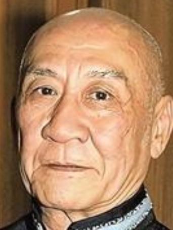 香港资深艺人李家鼎（鼎爷）近日公开交代了身后事。
81岁的鼎爷从影半世纪，以硬汉