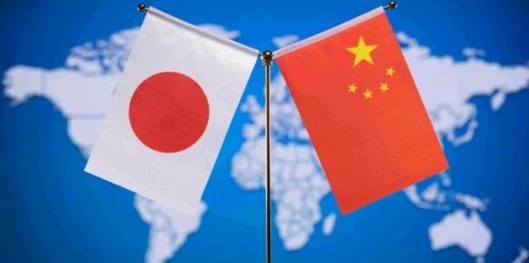 中日矛盾不断激化，高市早苗又一次喊话中国，这个女人还在寻求与中方代表直接对话的可