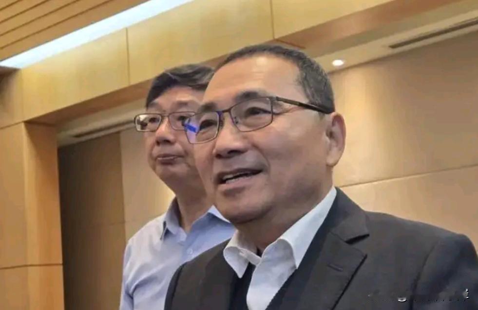 蒋万安喊倒阁，侯友宜直接泼冷水称把工作做好比较实在

针对蒋万安昨天再抛倒阁议题