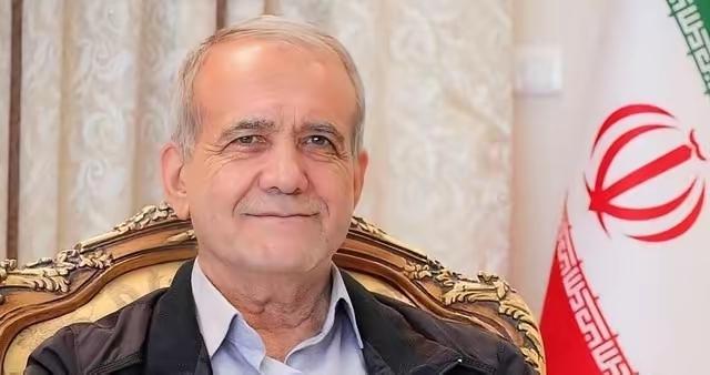 极度可笑的是，伊朗吃肉的时候，对中国防得严严实实，生怕中国占一点便宜，等到被美国