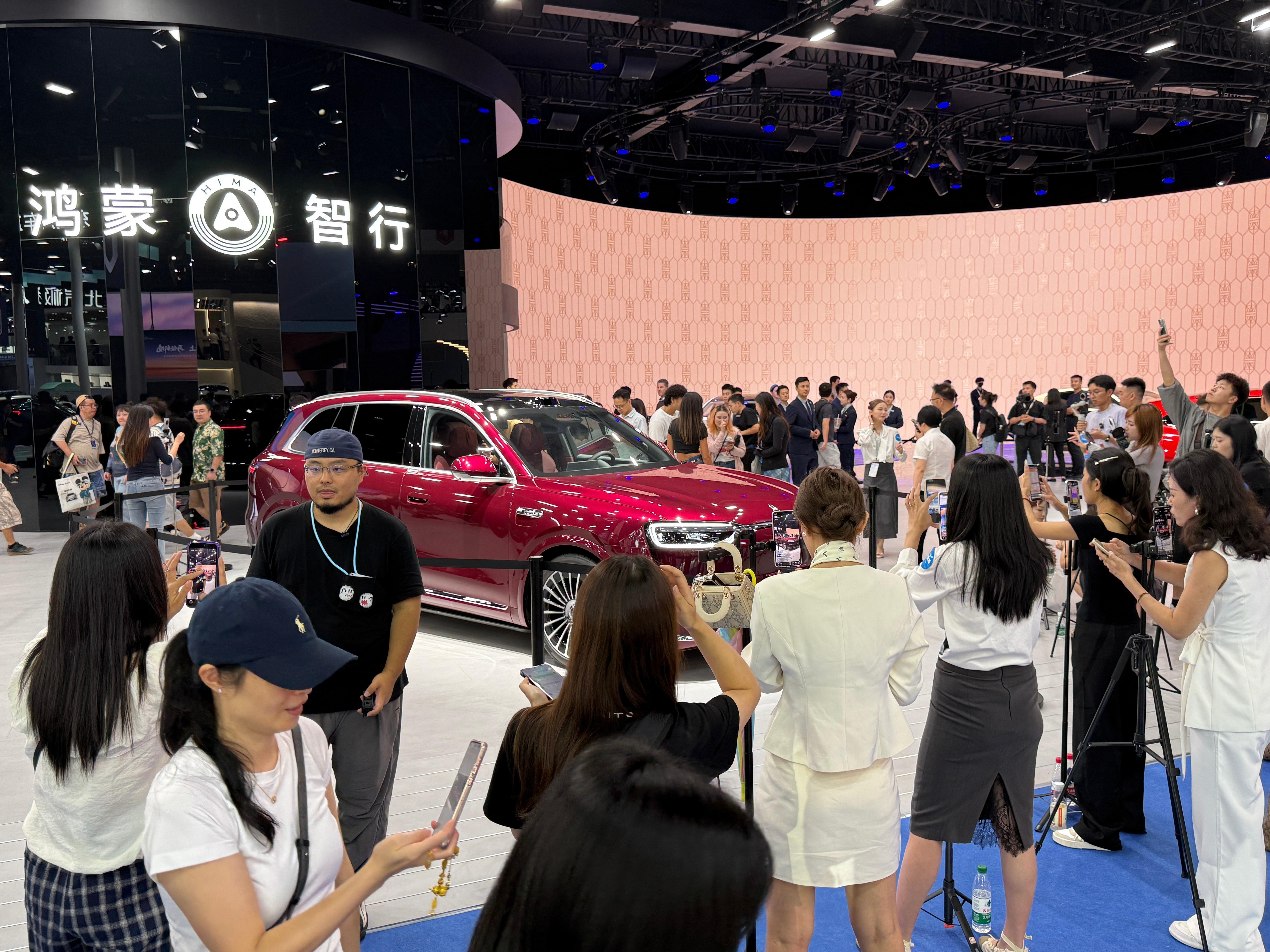 问界M7绝对是下半年的人气王了，据说销售人均3位数明确意向客户……[允悲][允悲