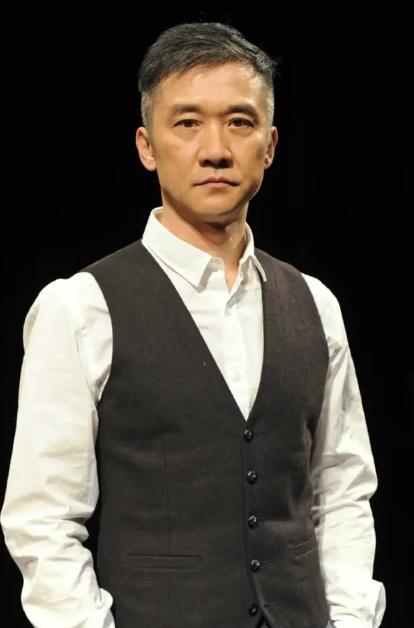[微风]2011年黄志忠离婚时，将北京两套千万房产、200万存款和车辆全留给前妻