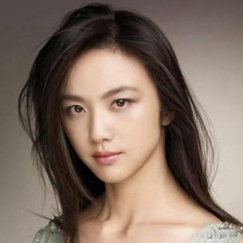盘点4位气质绝佳的娱乐圈女星，第4位才华横溢！
图1是国内外都有名的女星汤唯，并