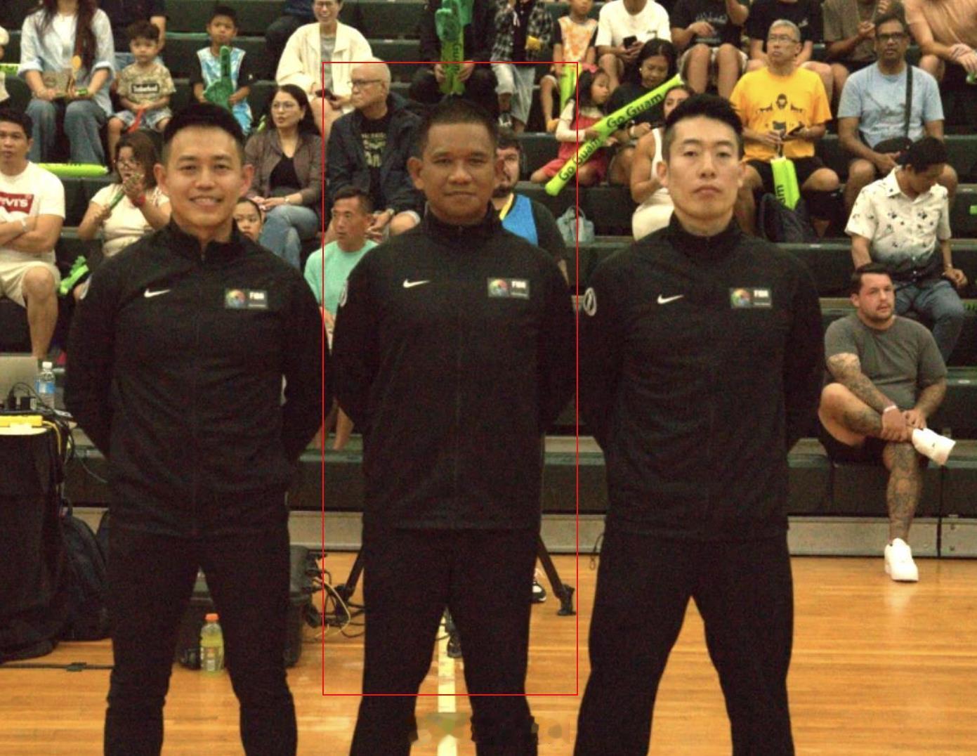 男篮世预赛中韩对决 中韩二番战裁判，有我们最讨厌的裁判之一，菲律宾那个。三个裁判