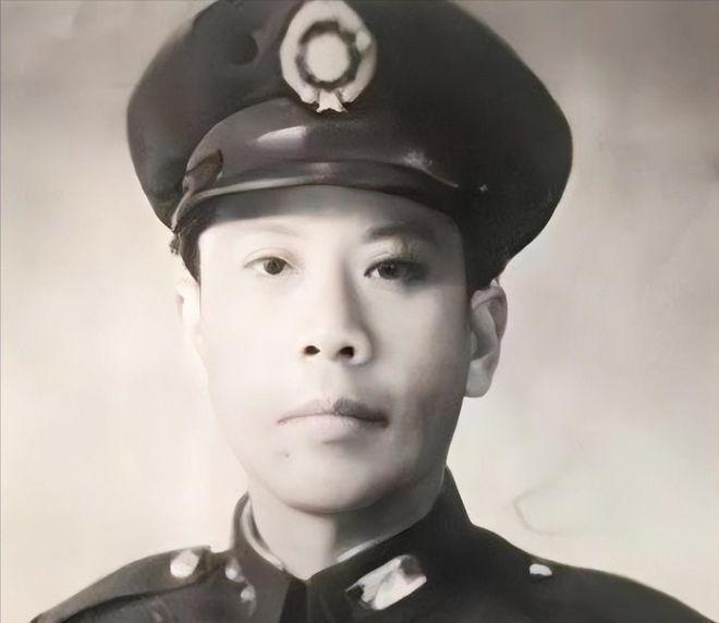 48年黄维被俘后见到陈赓，黄维：你手下有个旅长，在我这能当军长。
 
两人都是黄