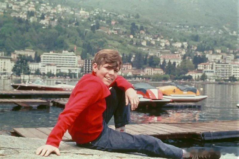电影推荐怀旧经典 德国家庭剧情《英俊少年》1970少年海因切虽自幼丧母，却从没失