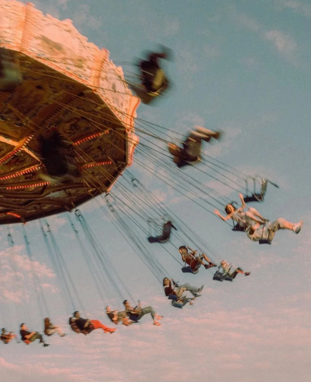 “𝓜𝓸𝓶𝓮𝓷𝓽𝓼”