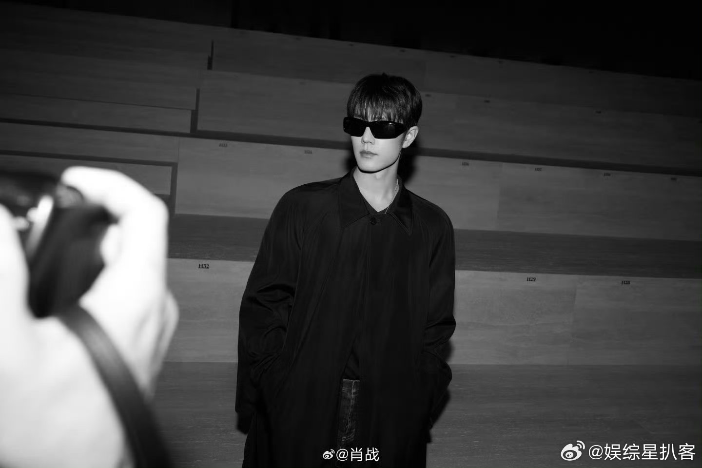 肖战发文米兰又见面了肖战晒米兰四宫格照肖战看秀前健身了一下 肖战在米兰，永远自带