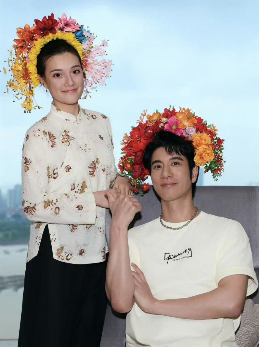 王力宏戴了泉州非遗簪花，祝最好的地方泉州演唱会圆满成功！[打call] ​​​