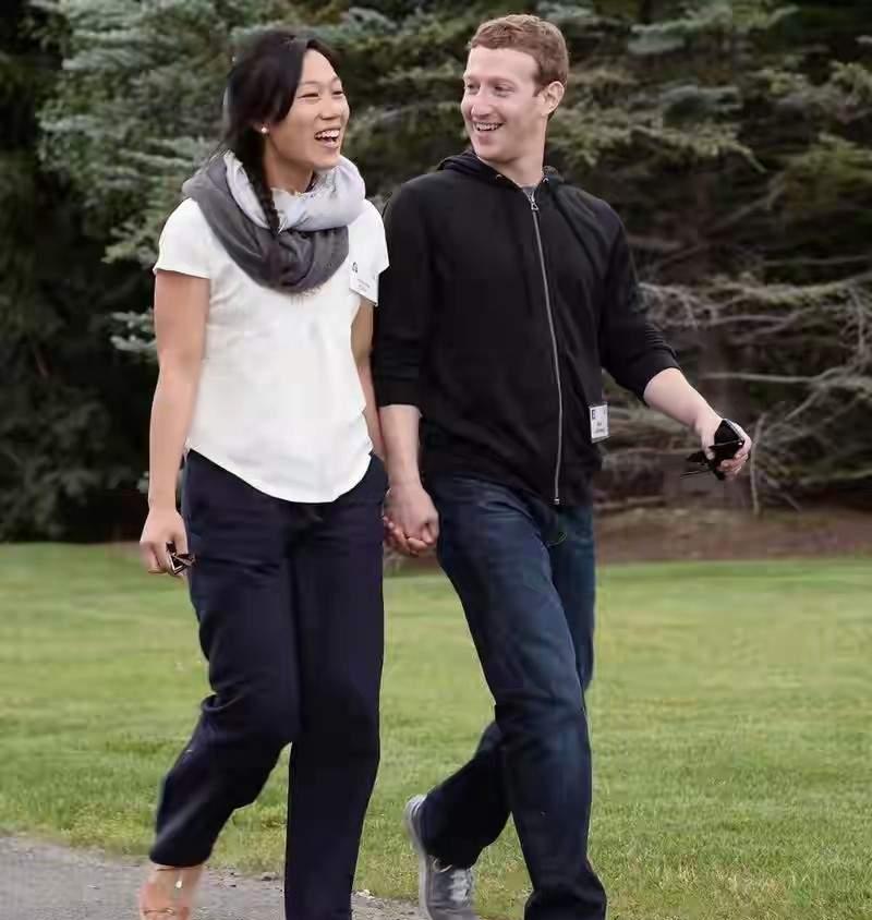 为什么万亿身家的扎克伯格，会娶看上去很普通的普莉希拉？
千万不要简单理解成富豪不