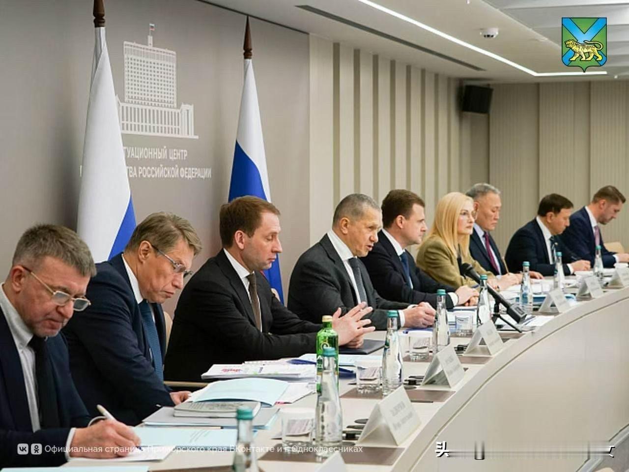 在一个俄罗斯朋友的朋友圈看到的
发给喜欢俄罗斯的朋友看看
俄罗斯远东地区社会经济