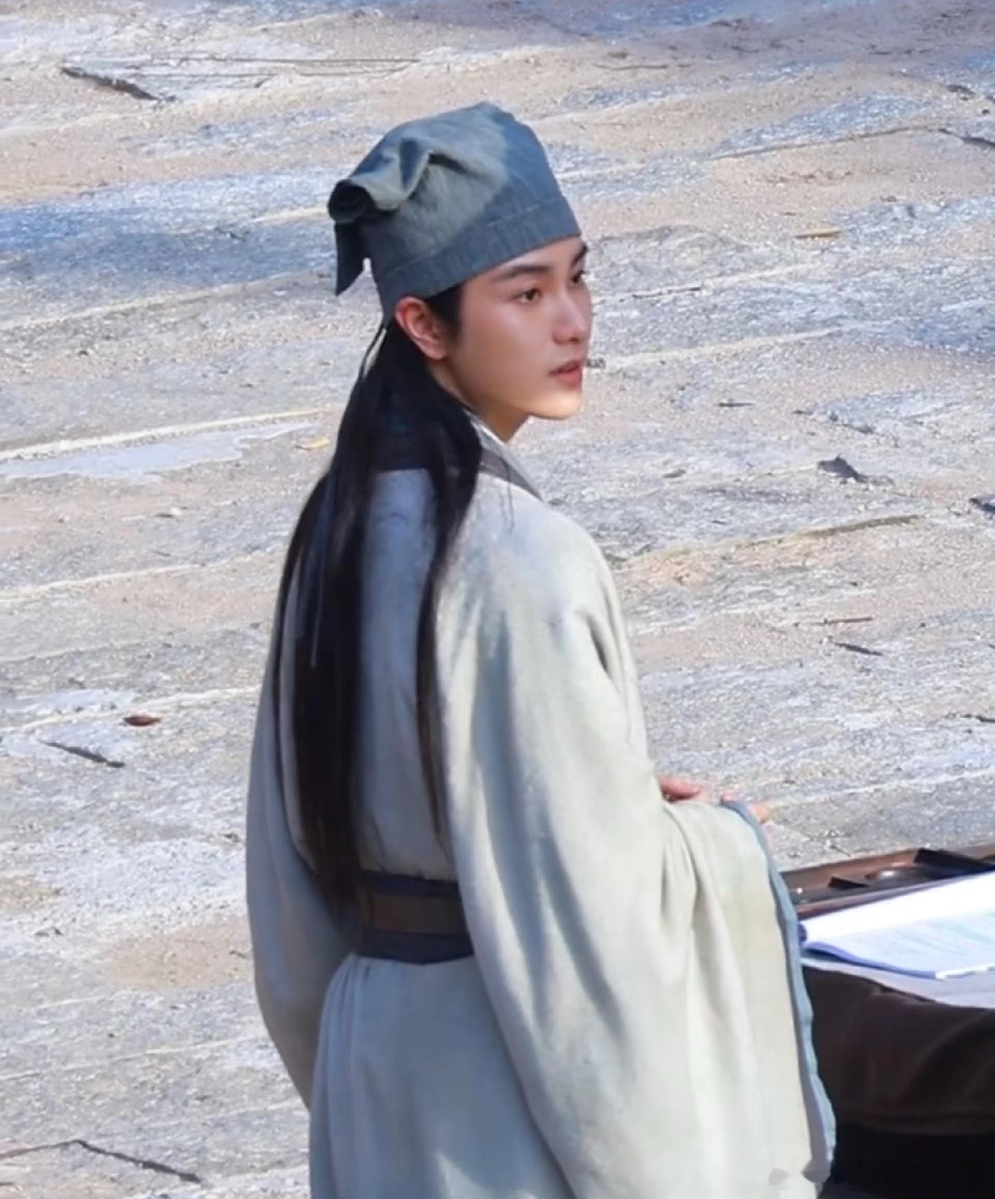 你敢信这是宁采臣……🐧就瞎拍吧 ​​​