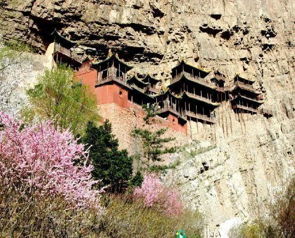 昨天是清明小长假的第一天，驾车送婆婆去北京小住，在孙右高速路过浑源、广灵出口时堵