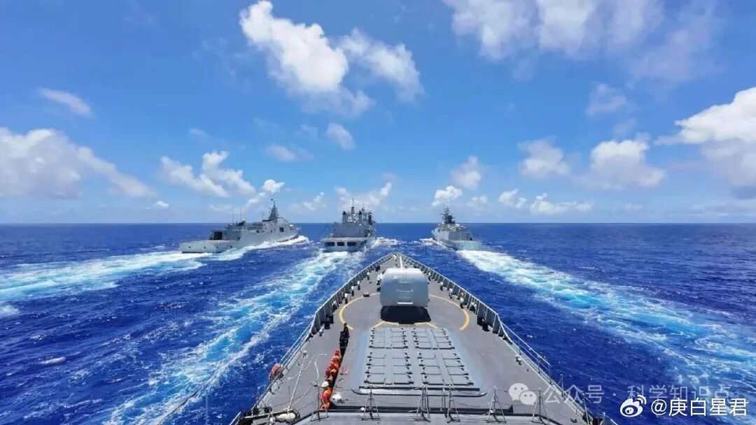 底气十足！055万吨大驱夜间成功发射鹰击20，外媒为什么反应大？2026年8月初