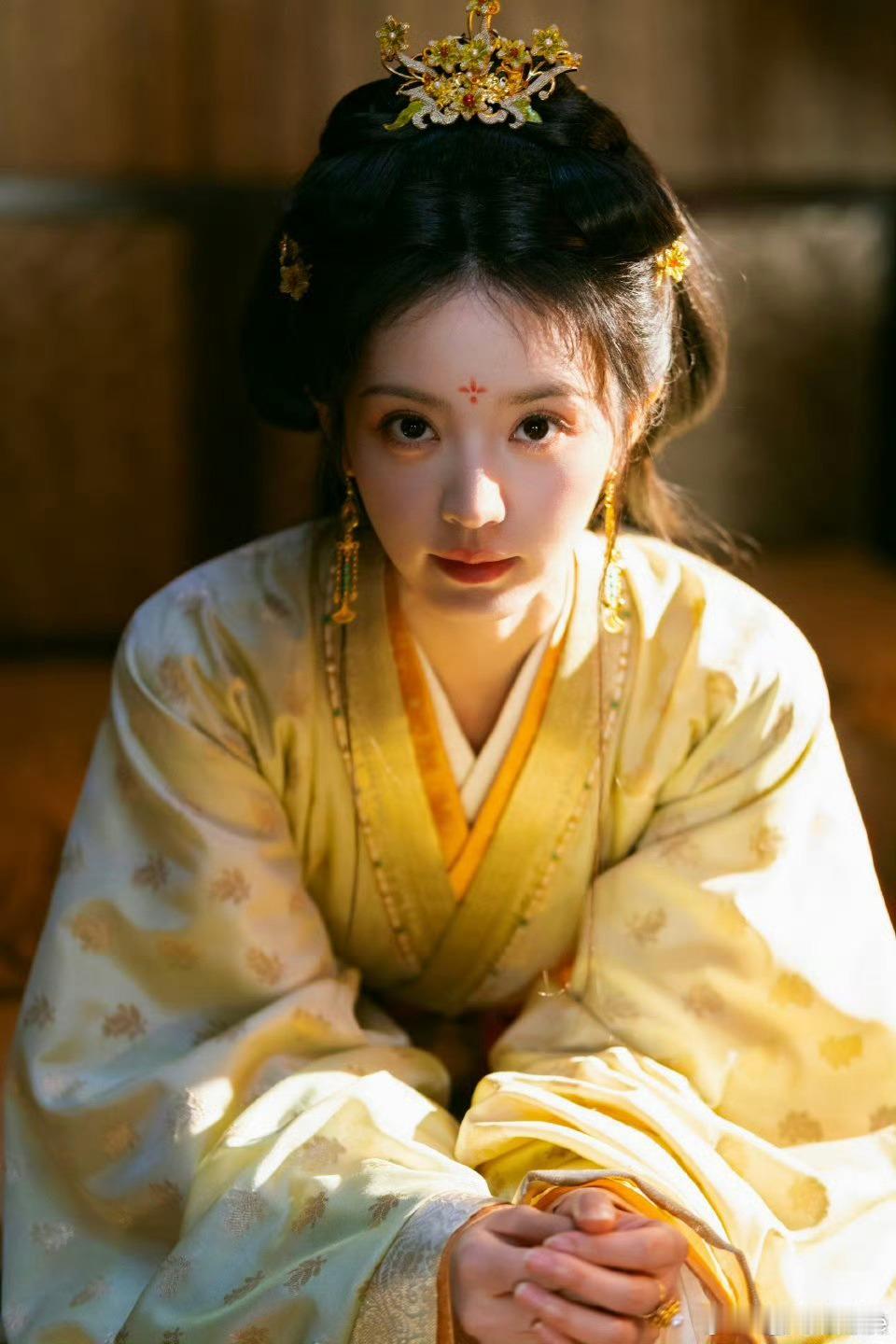 新丽大饼《灯花笑》备案选角，市面上的女频越来越少，灯花笑成最后必爆的女频好饼，目